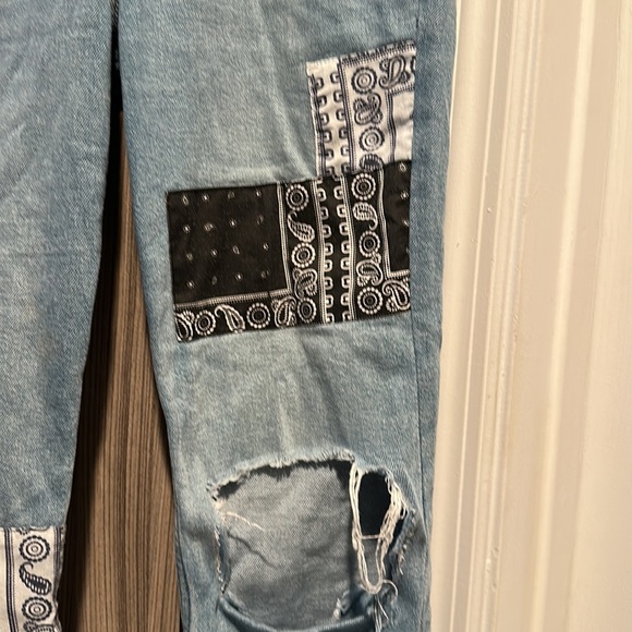 Hollister ultra high rise mom jean 25/27 - Picture 3 of 7